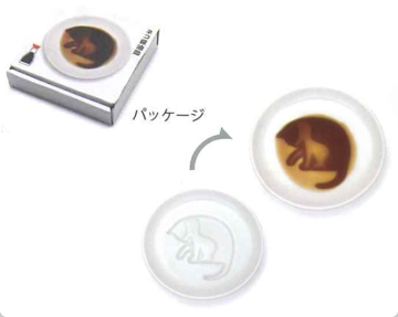 ネコ醤油皿 ころがす